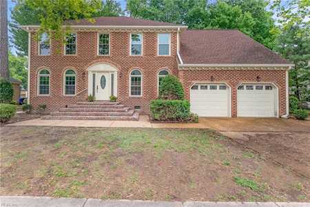 1512 Crystal Lake Dr Portsmouth, VA 23701