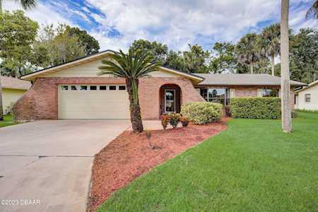 208 Wellington Drive Daytona Beach, FL 32119