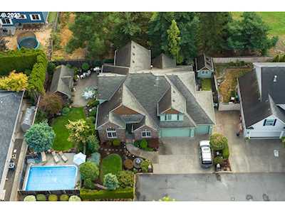 793 NE Tipton CT Hillsboro, OR 97124