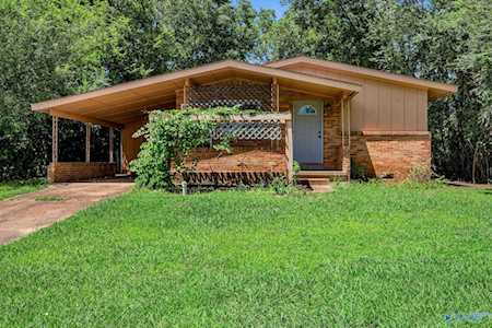 4112 SW Coffee Drive Huntsville, AL 35805