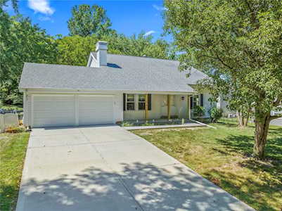 825 Garonne Dr Manchester, MO 63021