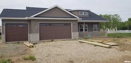 1307 Stoney Walk Way Chillicothe, IL 61523