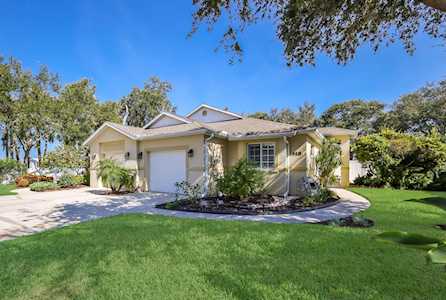 418 28th St W Palmetto, FL 34221