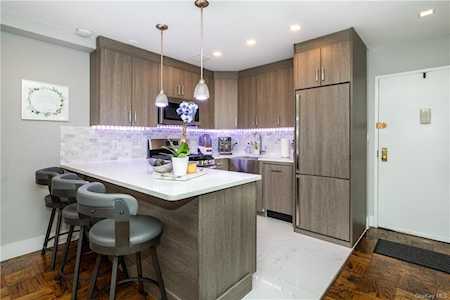 2221 Palmer Ave #1P New Rochelle, NY 10801