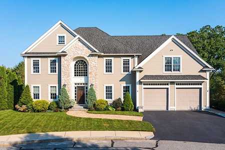 19 Skyewood Dr. Stoneham, MA 02180