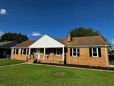 624 Willow Oaks Dr Chesapeake, VA 23322