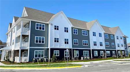 1724 Dromolin Dr #203 Virginia Beach, VA 23456