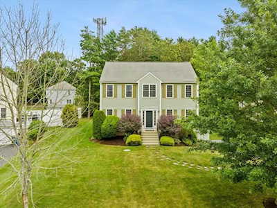 26 Cinnamon Ridge Cir Middleboro, MA 02346