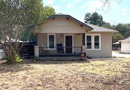 210 W University Avenue Waxahachie, TX 75165