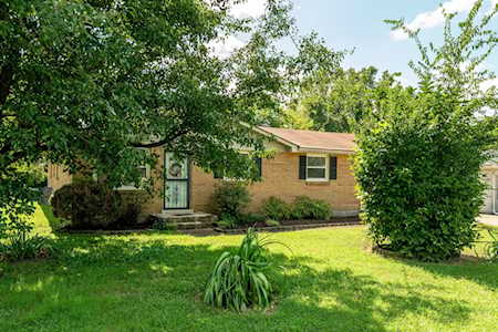 3212 Crislynndale Dr Nashville, TN 37207