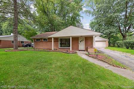 25322 Kildare St Southfield, MI 48033
