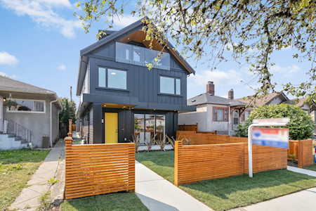 2040 Mannering Avenue Vancouver, BC V5N 3C3