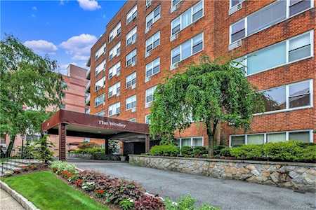 10 Old Mamaroneck Rd #7D White Plains, NY 10605