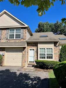 5551 Stone Croft Ln Allentown, PA 18106