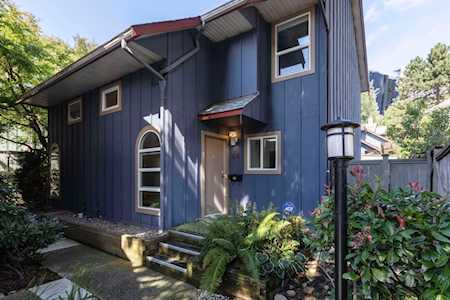 900 W 17th Street #44 North Vancouver, BC V7P 3K5