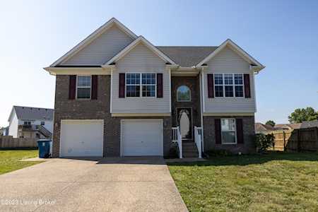 183 Red Crest Dr Shepherdsville, KY 40165