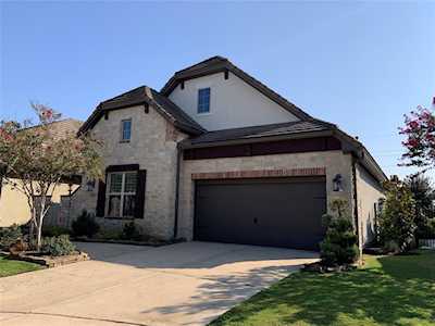 5015 Fairford Dr Sugar Land, TX 77479