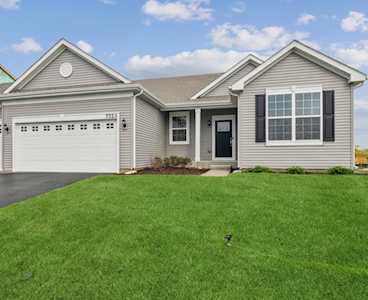 8508 White Oaks Ct Wonder Lake, IL 60097
