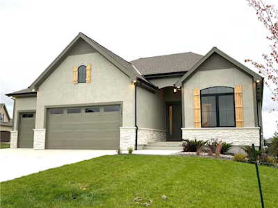 17401 Crystal St Overland Park, KS 66221