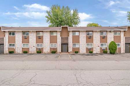 7442 Woodview St #4 Westland, MI 48185