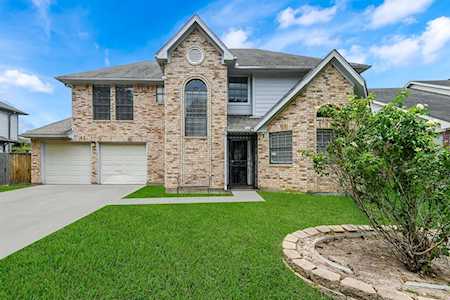 8622 Rose Garden Drive Houston, TX 77083