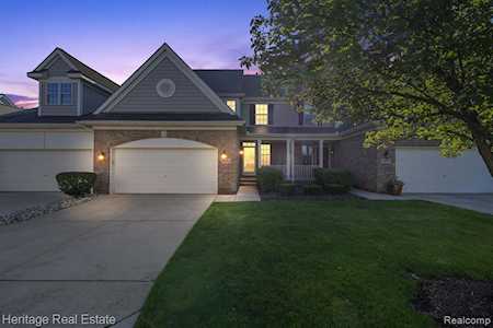 32952 Brookside Circle Livonia, MI 48152