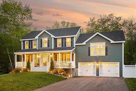 5 Sedona Cir Rutland, MA 01543