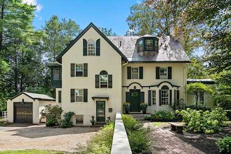 21 Windsor Rd Wellesley, MA 02481