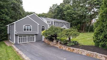 7 Shoreline Dr Foxboro, MA 02035