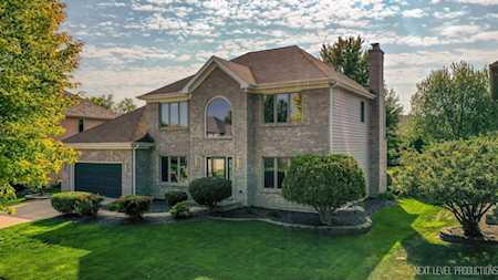 2516 Bangert Ln Naperville, IL 60564