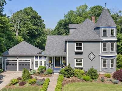 118 South Street Medfield, MA 02052