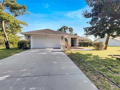 104 Webster Ln Palm Coast, FL 32164