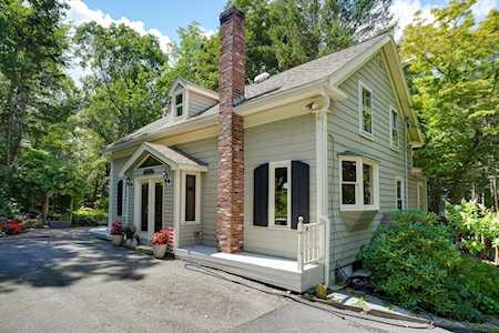 6 Hanover St Norfolk, MA 02056