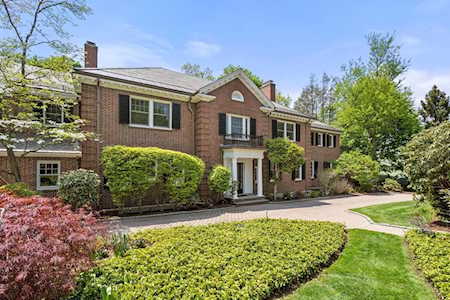 170 Hyslop Rd Brookline, MA 02445