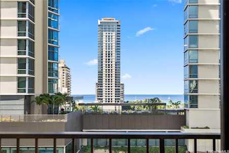 2140 Kuhio Avenue #1006 Honolulu, HI 96815