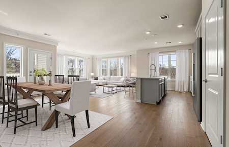 260 Martins Landing #307 North Reading, MA 01864