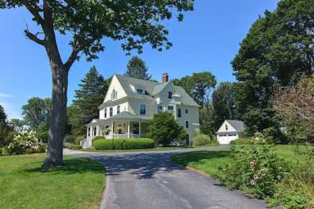 140 Hartford Ave East Uxbridge, MA 01569
