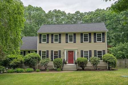 47 Old Village Rd Sturbridge, MA 01566