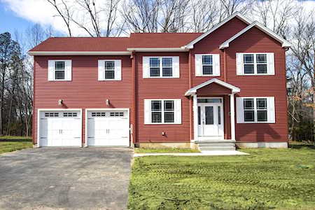 130 W Crystal Brook Dr Springfield, MA 01118