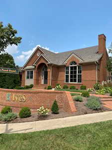 1800 St Ives Circle Lexington, KY 40502