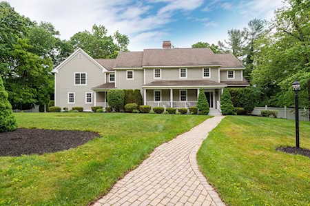 30 Grey Lane Lynnfield, MA 01940