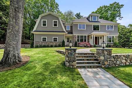8 Hampshire Road Wellesley, MA 02481