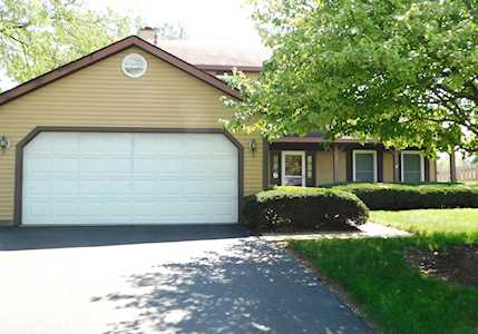 1034 Bothwell Circle Bolingbrook, IL 60440