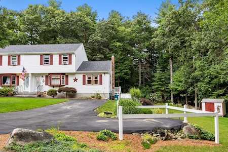 31 Pinecrest Rd #31 Uxbridge, MA 01569