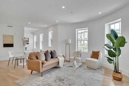 65 Pleasant St #2 Brookline, MA 02446