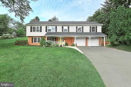 105 Lyle Circle York, PA 17403