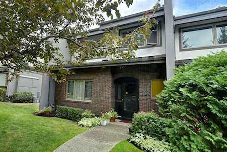 3231 Rideau Place SW #7 Calgary, AB T2S 2T1