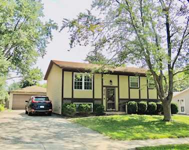 216 Galewood Dr Bolingbrook, IL 60440