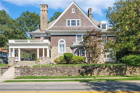 240 Van Cortlandt Park Ave Yonkers, NY 10705