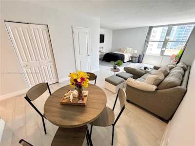 2899 Collins Ave #622 Miami Beach, FL 33140